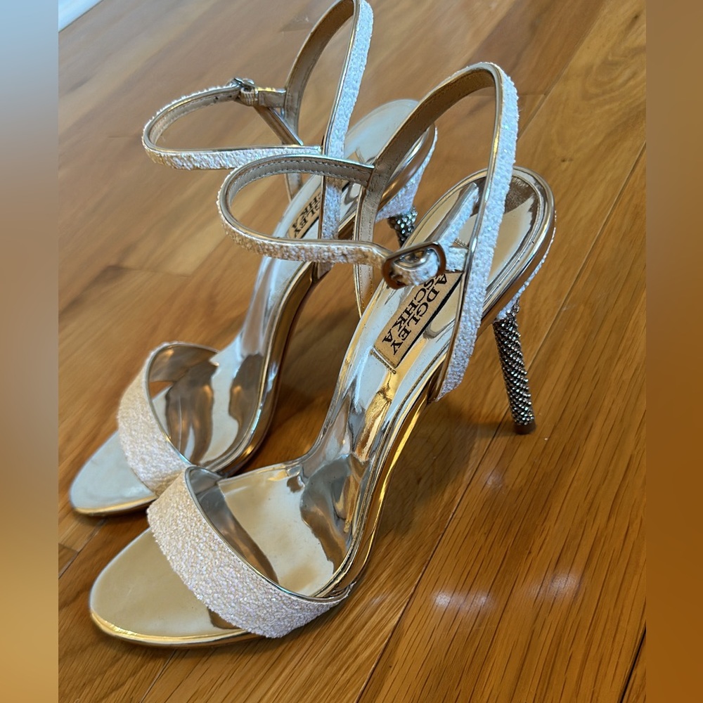 PRICE DROP Badgley Mischka Olympia Embellished Sandals in White Glitter Sz 8.5